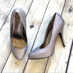 Lulu Townsend Glittering Silver Pumps - size 9